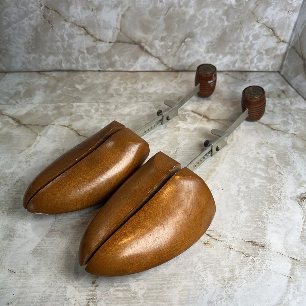 Vintage Mens Florsheim Shoe Tree Wooden Stretcher Adjustable Brass Tone Accent